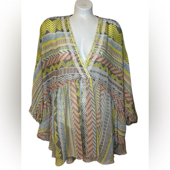 Ivy Jane Semi Sheer Tunic Top - Picture 2 of 8